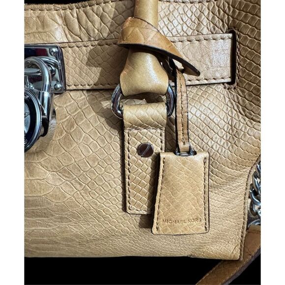 Michael Kors Large Silver Lock Tan Snakeskin Shoulder Bag - Picture 5 of 9